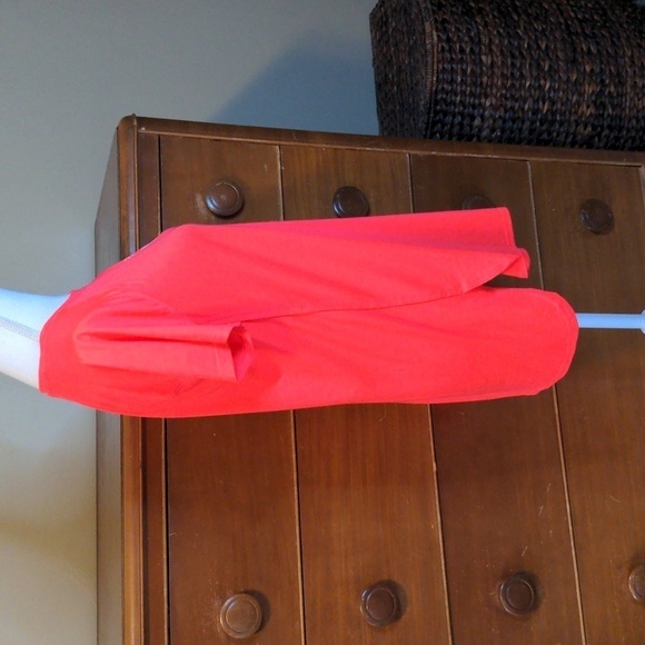 NWT Barbie Short Sleeve Tshirt - Picture 7 of 14